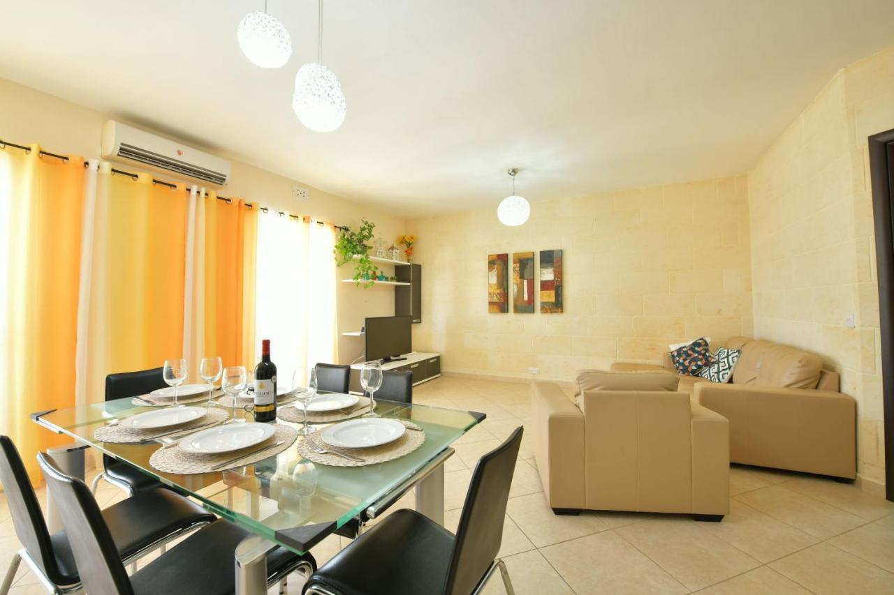 Gozo Spacious With Large Communal Pool Apartment *