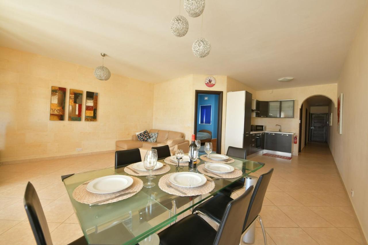 Gozo Spacious With Large Communal Pool Apartment *
