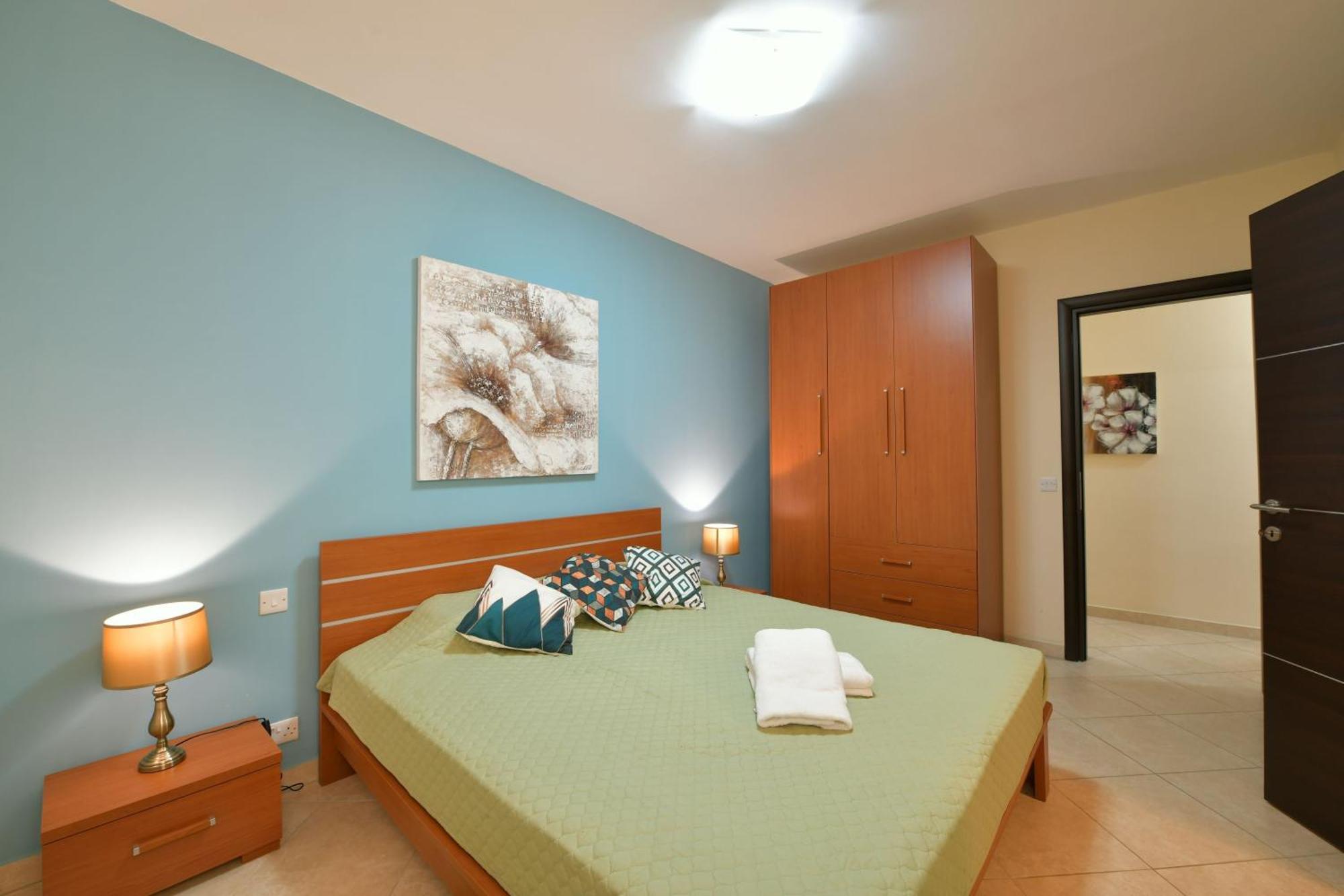 Gozo Spacious With Large Communal Pool Qala