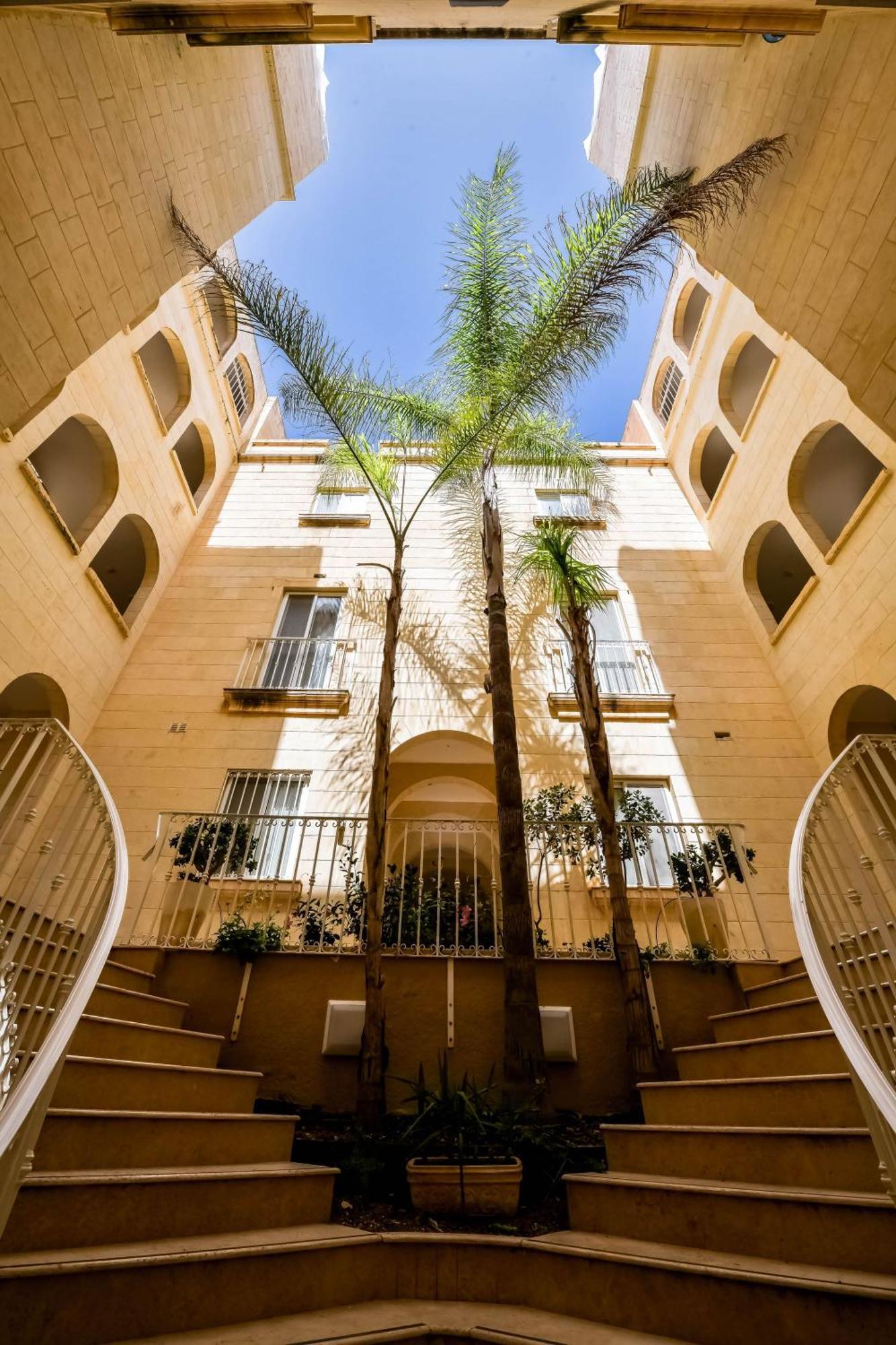 Gozo Spacious With Large Communal Pool